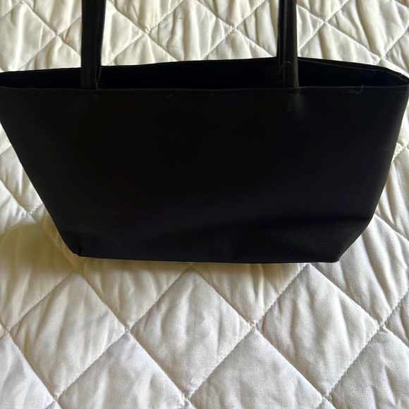 Beautiful hand-embroidered handbag in rich green color - Picture 4 of 16